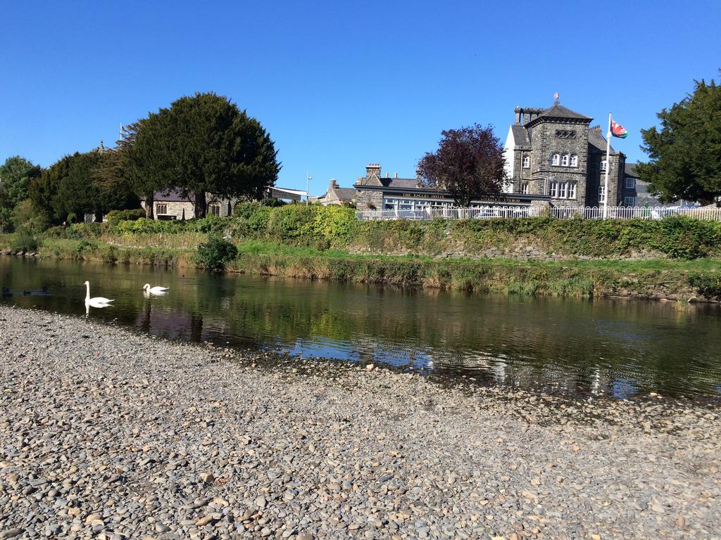 The Eagles Hotel Llanrwst Dış mekan fotoğraf